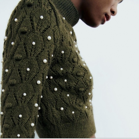 NWT ZARA Deep Olive Green L/S Open V Back Pearl Embellished Sweater SZ: XL - Picture 3 of 5